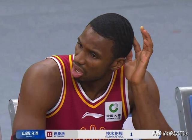 迪亚洛情绪上头未换人离场吃T惹争议 末节仅打31秒5犯离场险酿大错