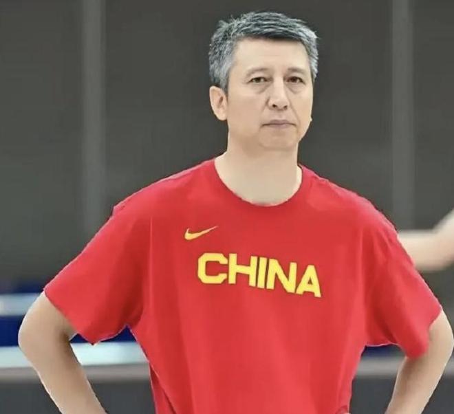 媒体人：郭士强执教男篮后坚持两原则，营造困难氛围&拒绝采访