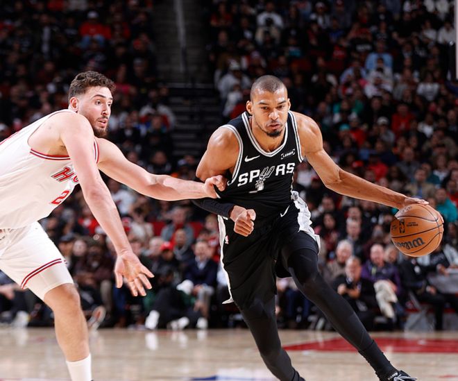 西部排名又变了：湖人爆冷惨败，快船双喜临门，2队排名互换