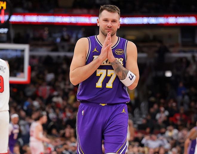 46分7板11助8记三分球！卢卡一战刷爆多项NBA纪录，湖人赢麻了