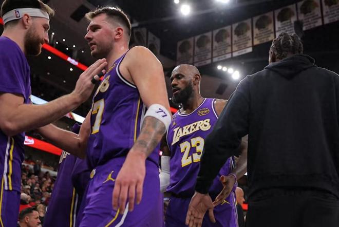 NBA排名大变脸：联盟第1易主，湖人坐5望3，骑士掉到东部第4