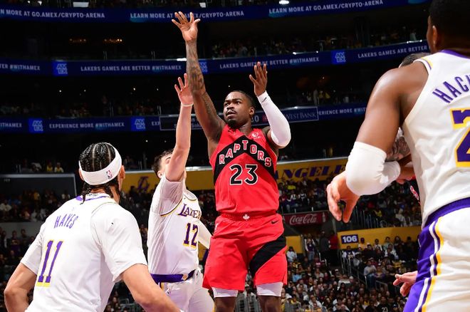 这次又被湖人打爆了！猛龙后场新星的状态还在继续下滑？