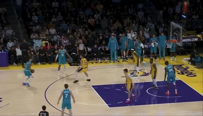 雷迪克仍是不粘锅！谈防守亲承自己有布置，甩锅球员强度不够！