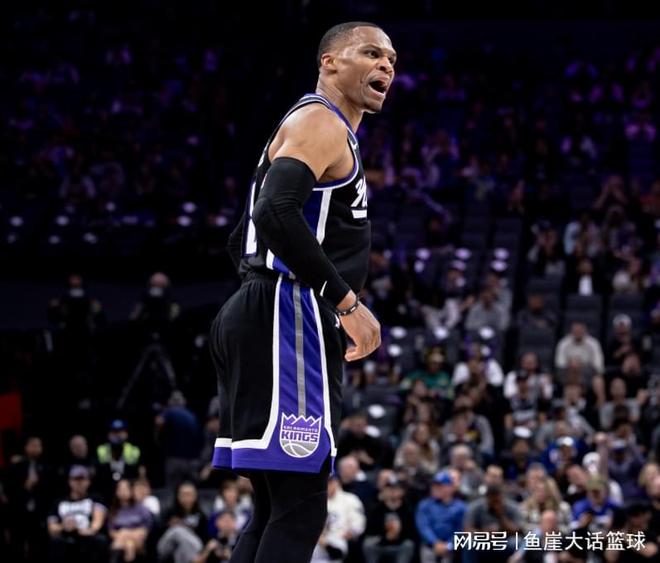 国王被逆转！威少24+13+14难救主，湖人旧将5中0，拉文16+3犯大错