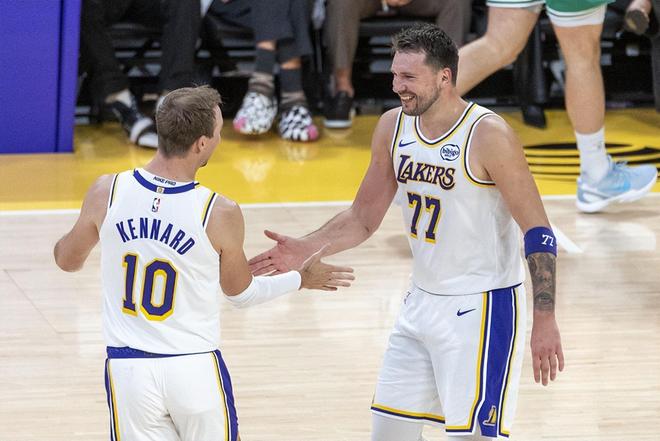 里弗斯首次拒绝采访！湖人输球后相互甩锅，专家：更衣室暗流涌动