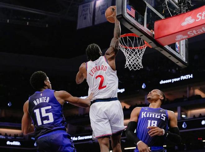 狂送11连败！真该解散了，伦纳德轰31+9+7，但你也该离开快船了