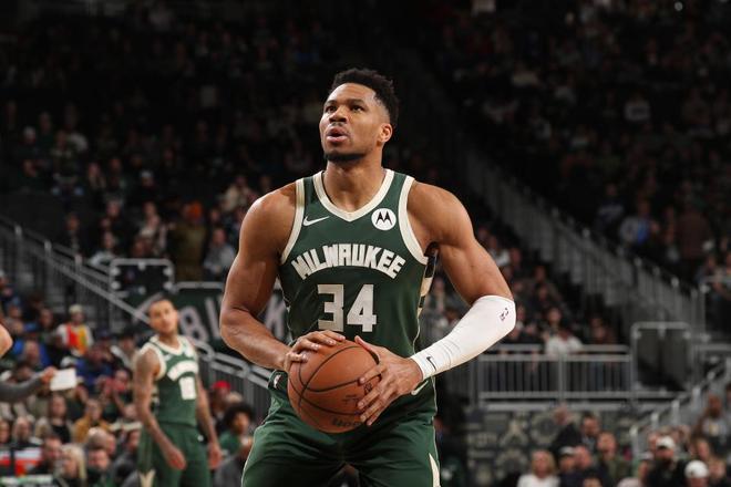 字母哥27+9+8復出首勝！雄鹿滅爵士結(jié)束4連敗 喬治22分