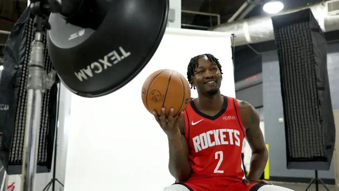 湖人逃过一劫！本赛季的芬尼史密斯，什么水平？