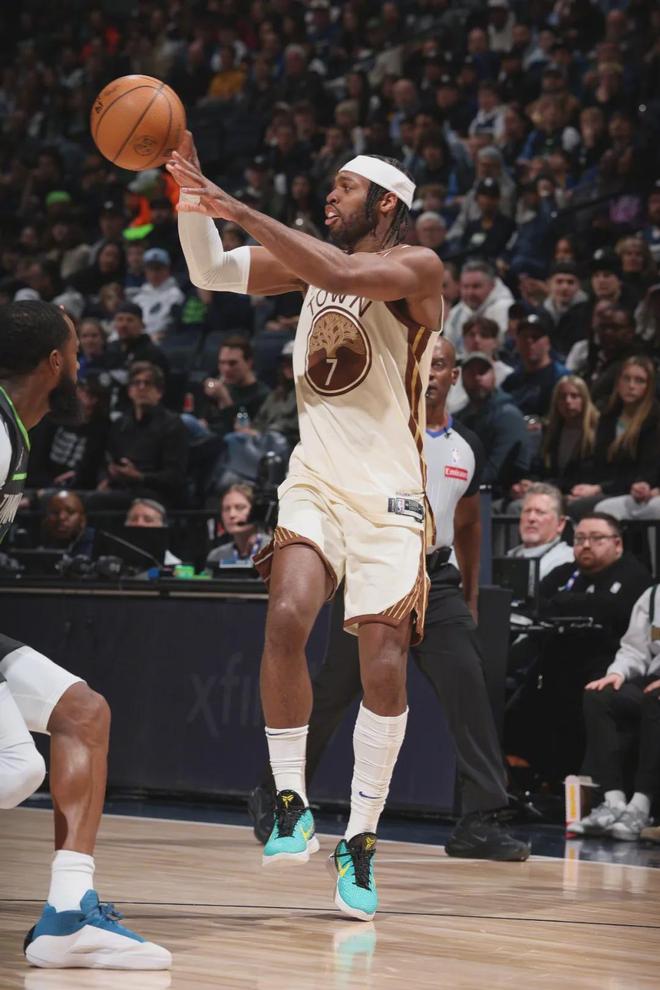 10中2！正负值-20！勇士神射手彻底没救了