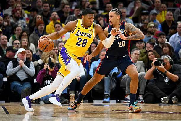 离谱至极的表现！湖人强力得分手打了半天竟然能1球未进1分未得？