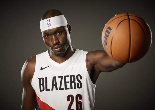 一夜3大消息！杨瀚森队友报销，湖人一喜一忧，勇士追字母哥