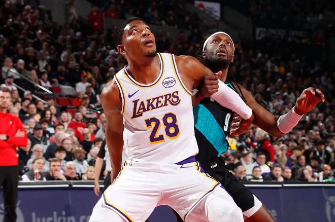 攻防两端都算是尽力了！但湖人锋线大将的价值显然没有发挥出来？
