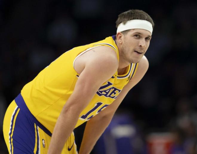 阿里纳斯：若湖人能得到约基奇或字母哥，得趁高价售出里夫斯