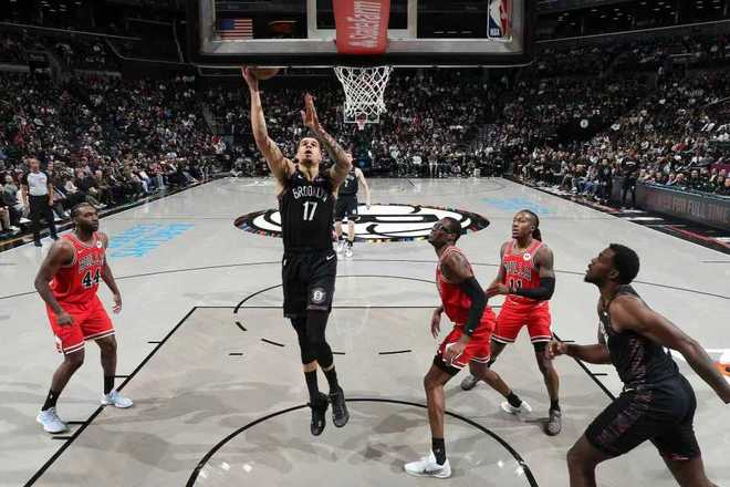 拒20分逆转！波特26+7准绝杀篮网险胜公牛 武切丢绝平三分