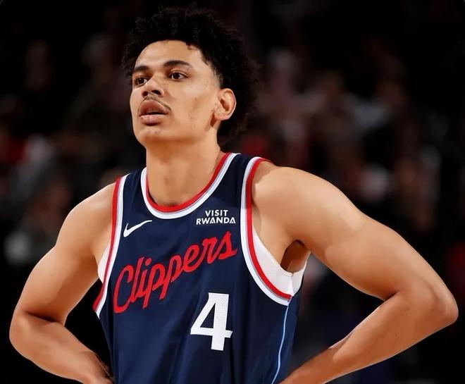 快船三配角越打越废！米勒桑德斯又独又铁，尼德豪泽失去统治力！