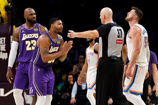 湖人全队表现平平，但后场大闸却罕见地成为了球队的关键人物？