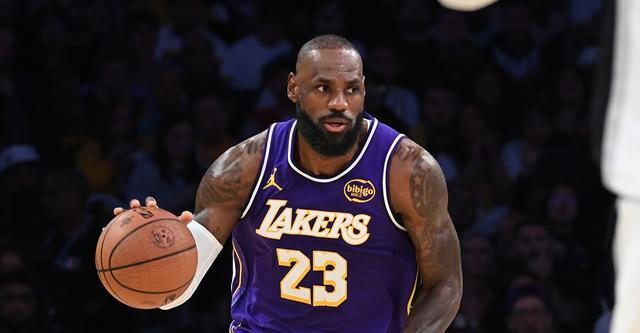 詹姆斯：马刺是一支很特别的球队 我们今晚被压制住了