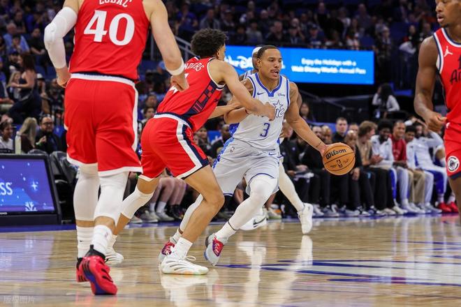 命太苦了！哈登空砍31+5+8带不动，卢指导下课，萨格斯打爆快船！