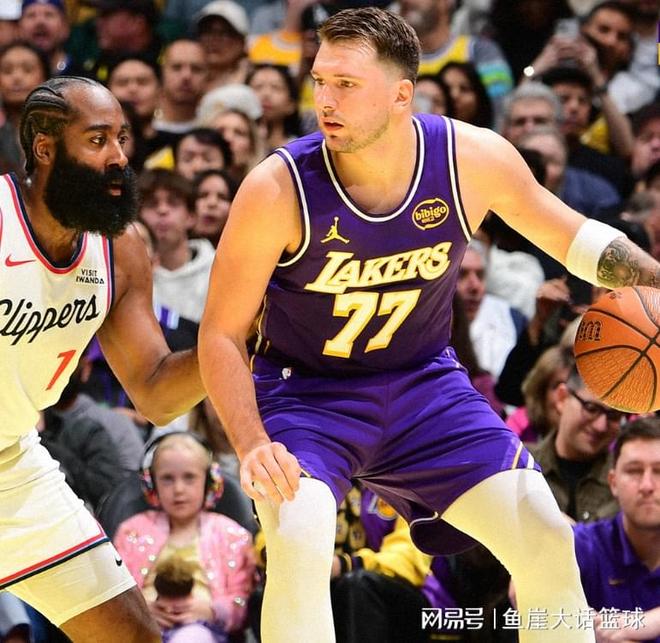 大胜！东契奇43+9历史第一，伦纳德19+5老詹爆发，哈登29+9难救主