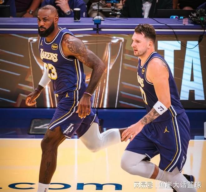 湖人135-118快船！无解的不是5连胜，是里夫斯对东契奇老詹的表态
