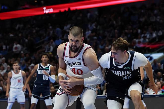 面对近况不佳的独行侠，快船内线支柱终于打出了一场像样的比赛？