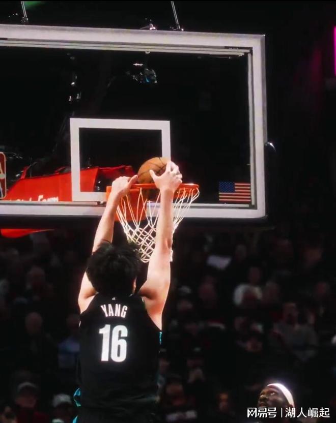 杨瀚森替补9+5+3开拓者不敌太阳3连败，夏普29分布克19+6+5