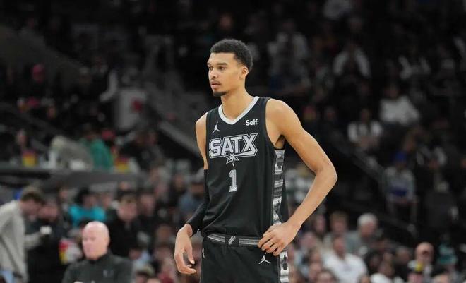 8人得分上双太残暴，还有文班和小狐狸，他们能争冠了