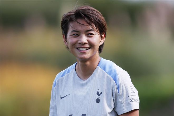 2-0，30岁王霜、29岁宋端各飙一粒世界波：率队首进女足亚冠决赛