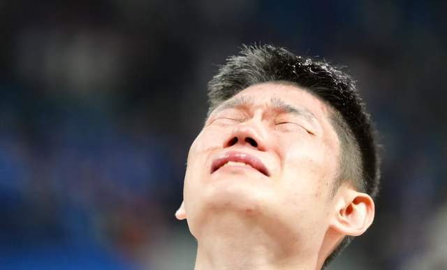 泪目!孙铭徽夺冠采访胡金秋哭了,坦言比赛最后10秒已和朱俊龙落泪