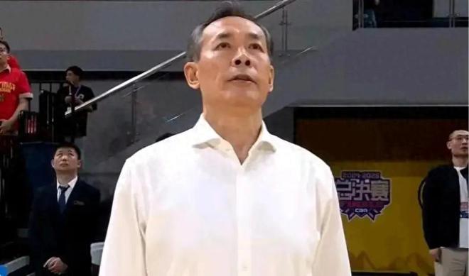 辣眼睛！北京顶薪内线范子铭发文总结惹争议，球迷高呼“赶紧走”