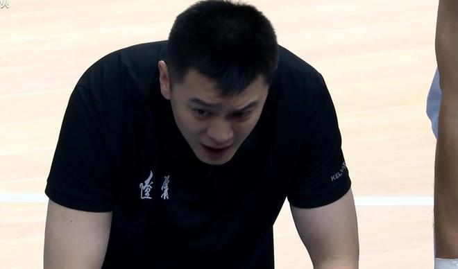 韩德君最后动作催泪球迷，亿万粉丝哭泣，江湖再无大韩