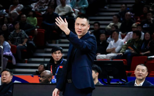 上海男篮39分大胜！新赛季开门红，弗格首秀10分，怀特塞德11分