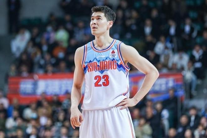 新疆男篮为啥输给深圳队？刘炜忍不住实话实说，原来如此