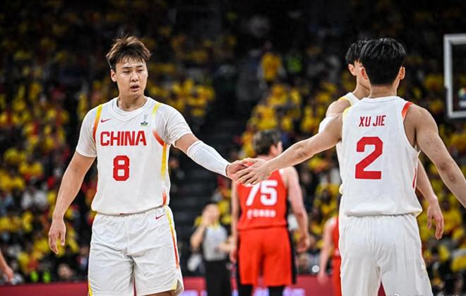 男篮对日14人名单！曾凡博出局，杜锋两弟子留用，深圳双子星上位