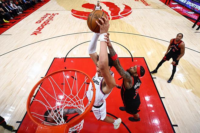 表现出现了一些起伏，快船接下来还会继续信任这位内线新秀吗？