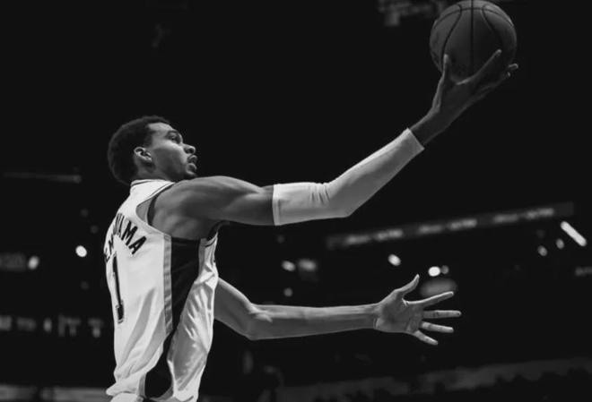 69+26+12！文班亚马！居然被胖虎顶住了！