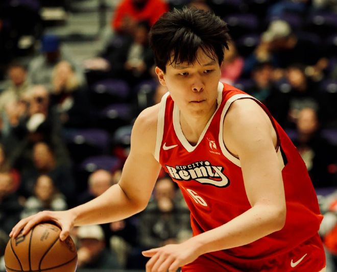 G联赛：杨瀚森背靠背14+6秀暴扣手腕出现不适 混音惨负国王