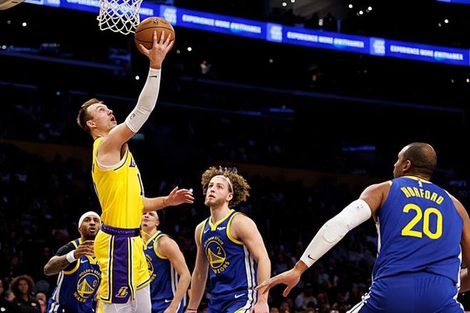 首秀表现相当稳定！湖人只用一个次轮签就拿下他真是太赚了？