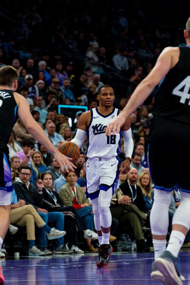 威少16+12+14第206次三双国王惜败爵士 拉文34分乔治31分