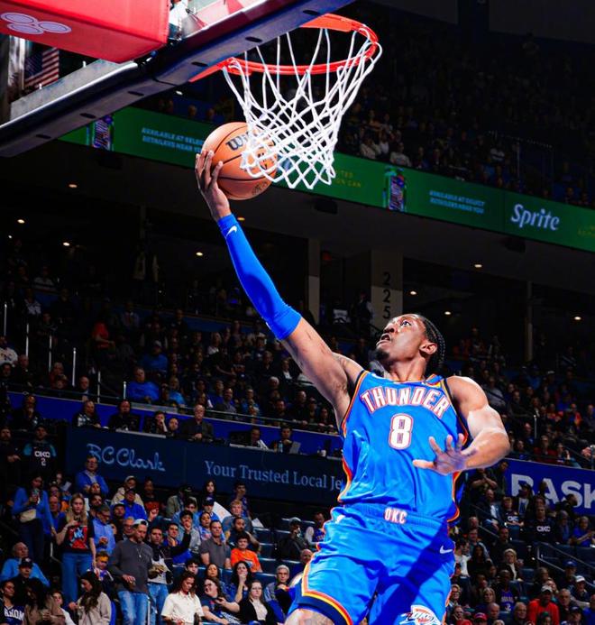 杰伦威12中11轰28+4+5，狄龙23分独木难支，雷霆27分大胜太阳