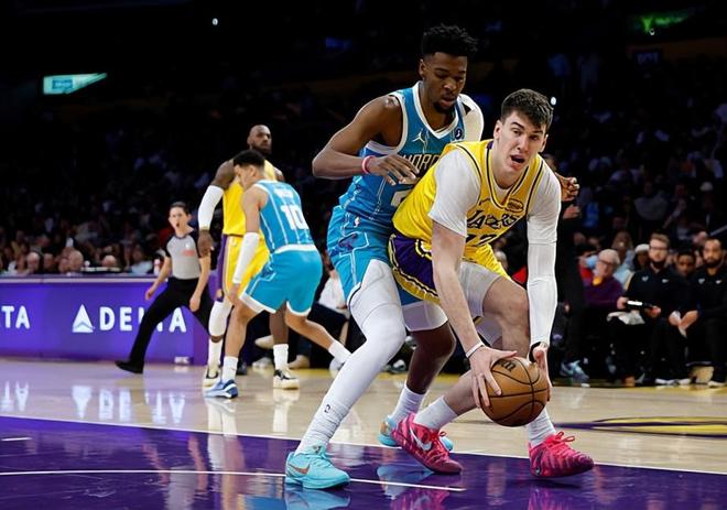 锋线新星已经打出极高水准表现了，但这对于湖人来说毫无意义？