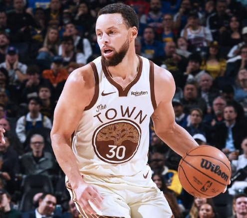 库里太温顺了！名记：勇士没有实质性补强，库里并未表示不满！