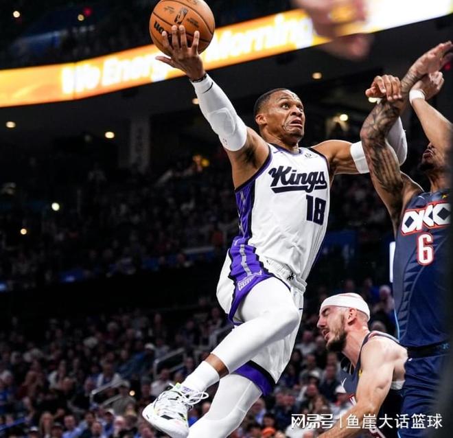 雷霆完胜！亚历山大33+8+3创纪录，威少7+10+6，湖人旧将爆发尽力