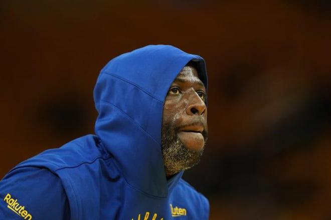 勇士官宣噩耗！德雷蒙德・格林右脚中足扭伤，伤势不明恐需手术