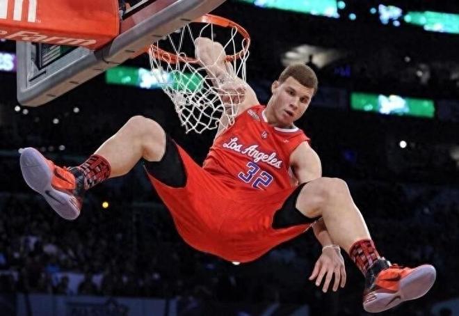 09届谁赚到最多？哈登4亿，库里5.3亿，看到霍勒迪我服了