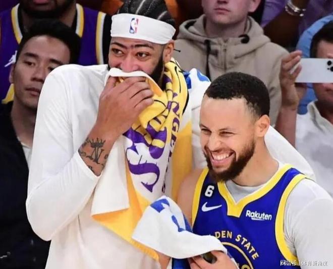 濃眉聯手庫里！勇士要組三巨頭，獨行俠默默關閉群聊