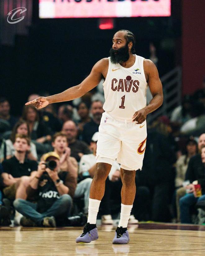 骑士横扫76人达成40胜东部第4队 哈登21+5+5迎29000分里程碑