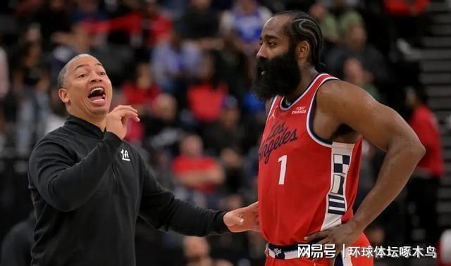NBA常规赛快船在客场117-93击败太阳 伦纳德25分