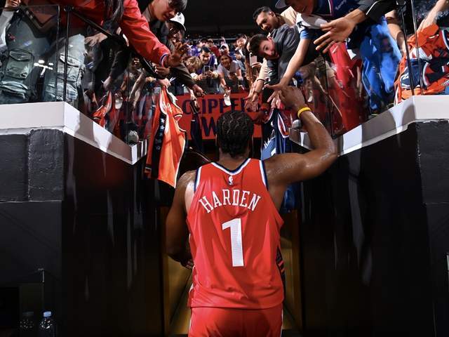 官宣！快船1换2交易达成！哈登6年换5队，加盟骑士组建新豪阵