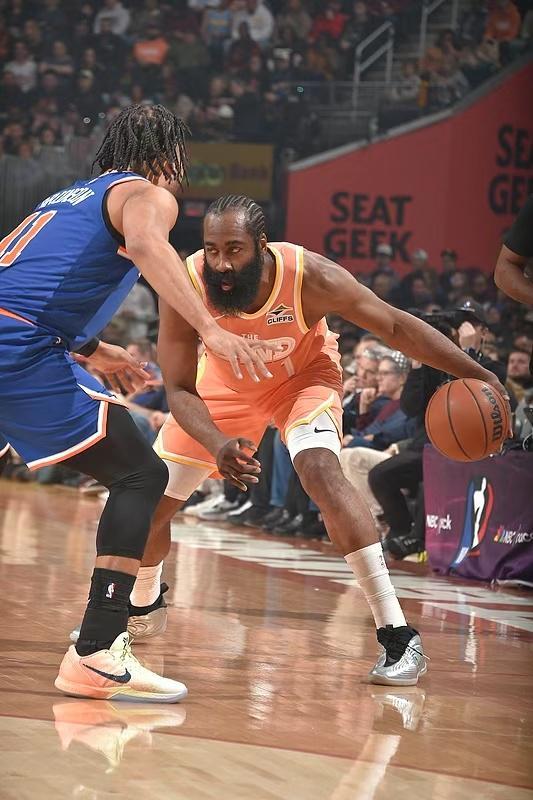 9战8胜！哈登20分骑士大胜尼克斯 米切尔23分布伦森20分